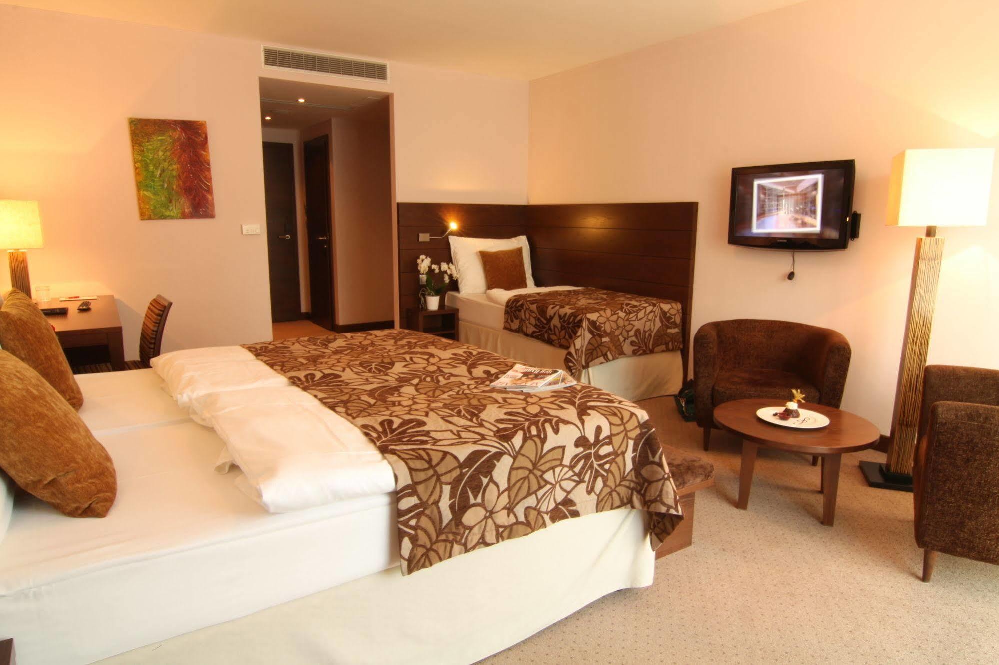 Hotel Zochova Chata - Adult friendly Modra Exteriör bild